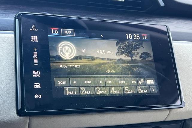 Photo of 2019 Platinum White Pearl Honda Clarity Plug-In Hybrid