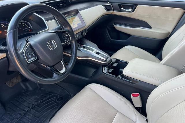 Photo of 2019 Platinum White Pearl Honda Clarity Plug-In Hybrid
