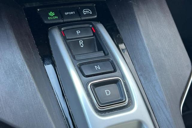 Photo of 2019 Platinum White Pearl Honda Clarity Plug-In Hybrid