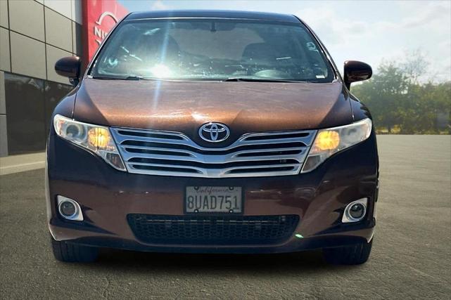 Photo of 2010 Sunset Bronze Mica Toyota Venza