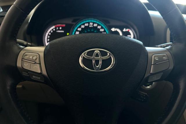 Photo of 2010 Sunset Bronze Mica Toyota Venza