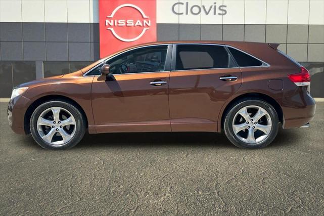 Photo of 2010 Sunset Bronze Mica Toyota Venza