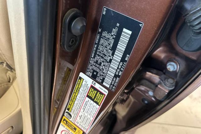 Photo of 2010 Sunset Bronze Mica Toyota Venza