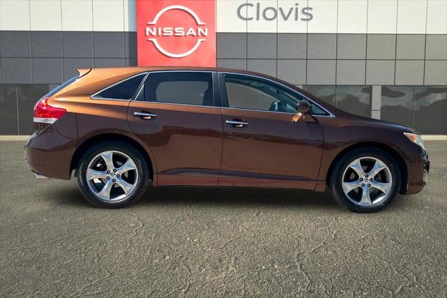 Photo of 2010 Sunset Bronze Mica Toyota Venza