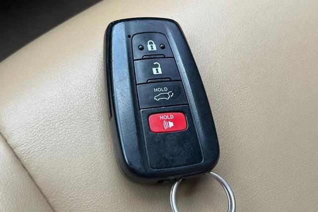 Photo of 2020 Ruby Flare Pearl Toyota RAV4