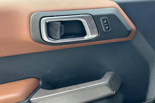 Photo of 2023 Oxford White Ford Bronco