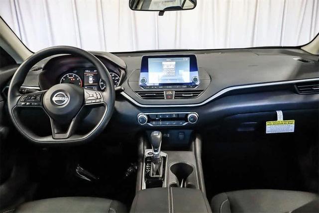 Photo of 2025 Black Nissan Altima