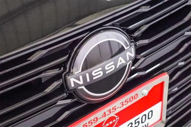 Photo of 2025 Black Nissan Altima