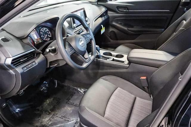 Photo of 2025 Black Nissan Altima
