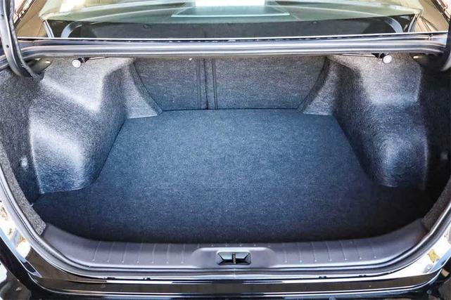 Photo of 2025 Black Nissan Altima