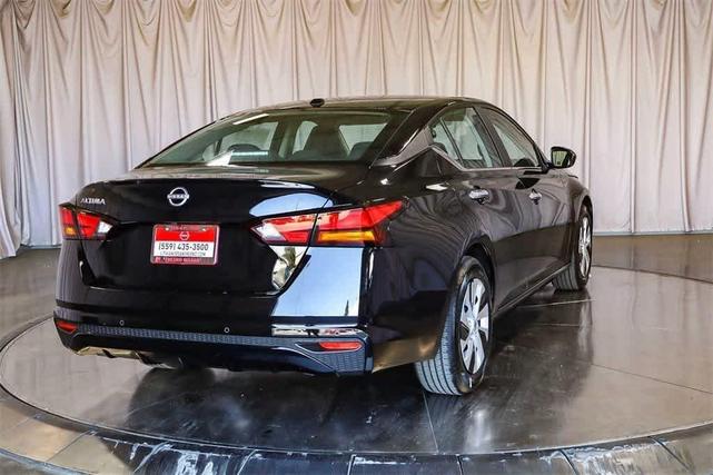 Photo of 2025 Black Nissan Altima