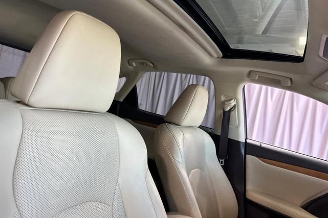 Photo of 2020 Eminent White Pearl Lexus RX 350