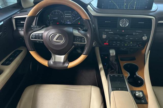 Photo of 2020 Eminent White Pearl Lexus RX 350
