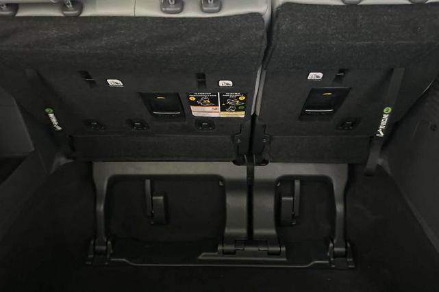 Photo of 2023 Ruby Flare Pearl Toyota Sienna