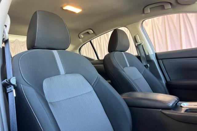 Photo of 2023 Gun Metallic Nissan Sentra