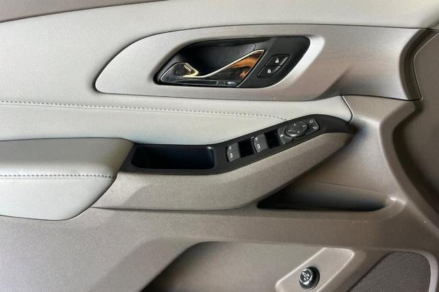 Photo of 2018 Pepperdust Metallic Chevrolet Traverse