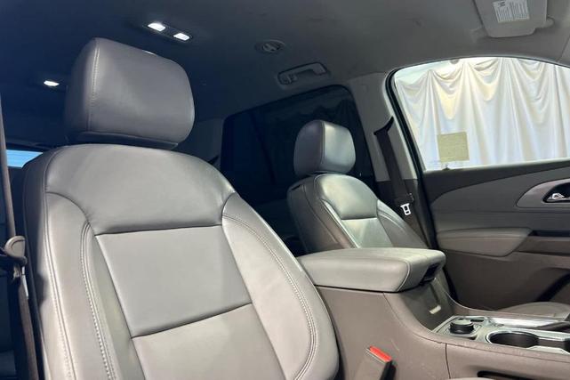 Photo of 2018 Pepperdust Metallic Chevrolet Traverse