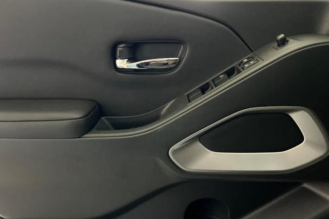 Photo of 2025 Gun Metallic Nissan Frontier