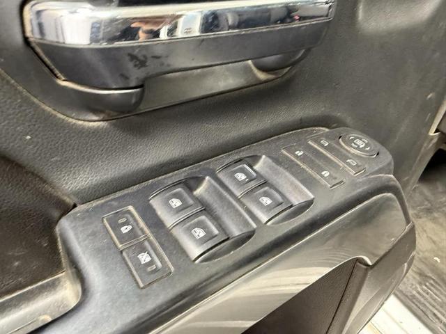 Photo of 2016 Summit White Chevrolet Silverado 3500