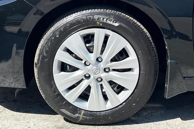 Photo of 2025 Black Nissan Sentra