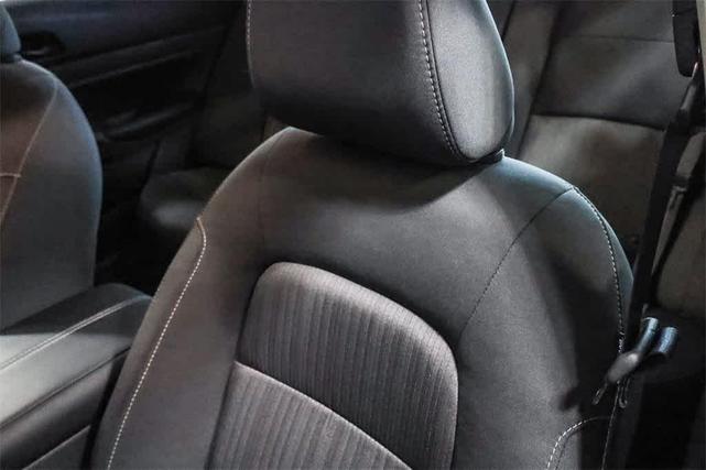 Photo of 2025 Black Nissan Altima