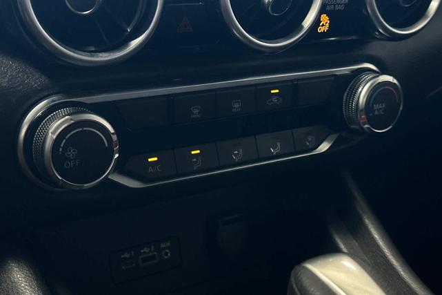 Photo of 2023 Black Nissan Sentra