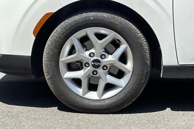 Photo of 2022 Snow White Pearl Kia Soul