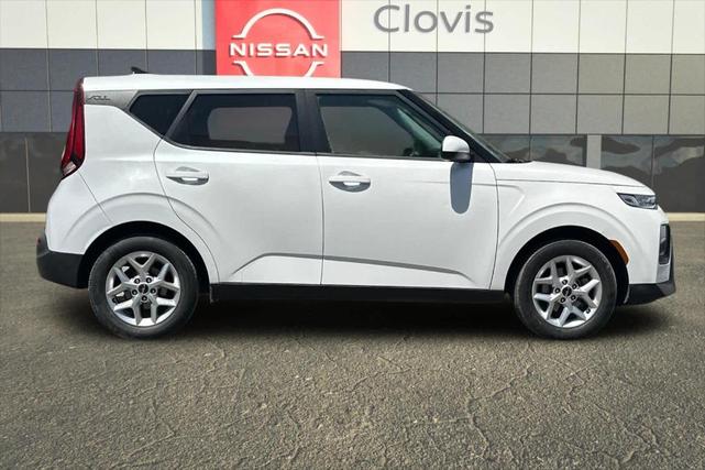 Photo of 2022 Snow White Pearl Kia Soul