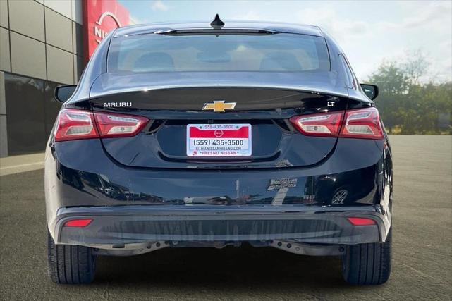 Photo of 2022 Mosaic Black Metallic Chevrolet Malibu