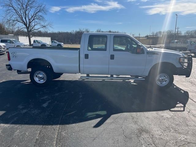 Photo of 2016 Oxford White Ford F-350
