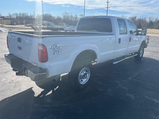 Photo of 2016 Oxford White Ford F-350