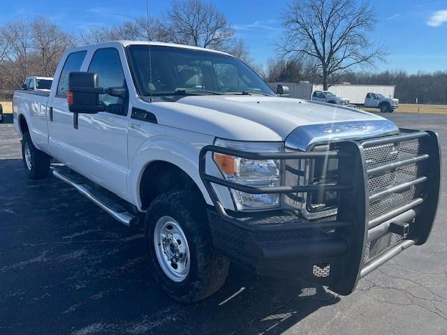 Photo of 2016 Oxford White Ford F-350