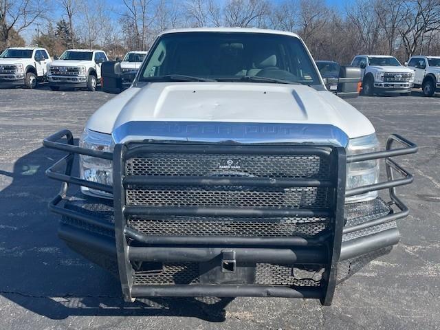 Photo of 2016 Oxford White Ford F-350