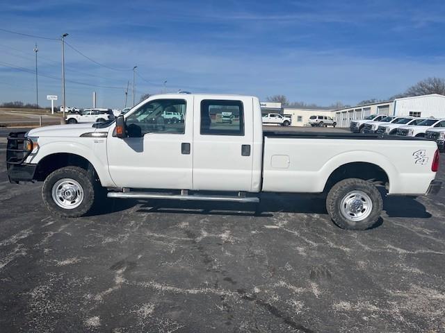 Photo of 2016 Oxford White Ford F-350