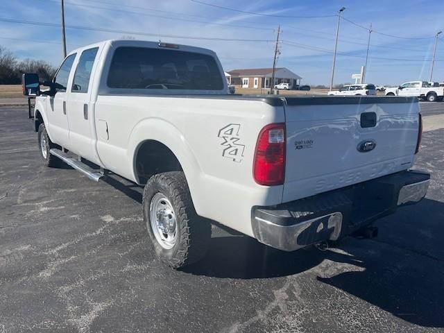 Photo of 2016 Oxford White Ford F-350