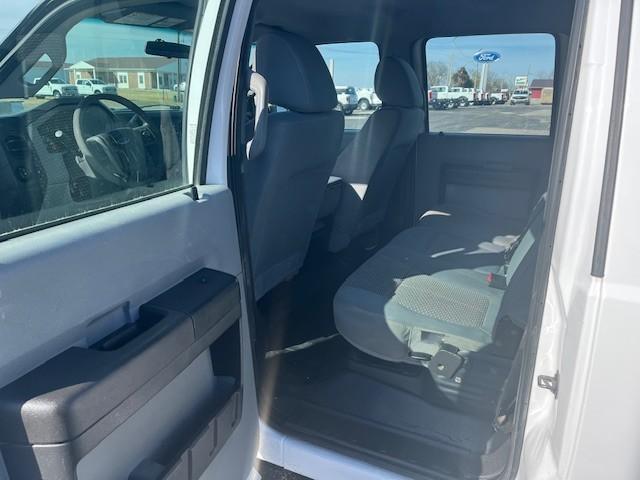 Photo of 2016 Oxford White Ford F-350