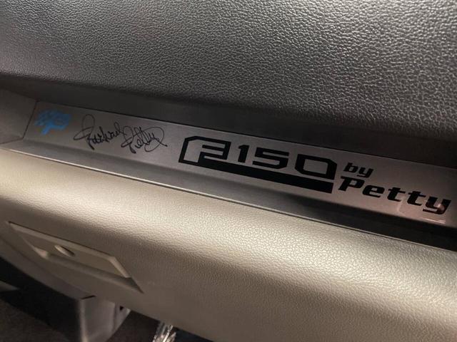 Photo of 2019 White Ford F-150