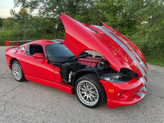Photo of 2000 Red Dodge Viper