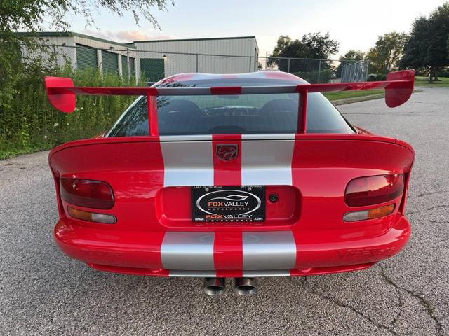 Photo of 2000 Red Dodge Viper