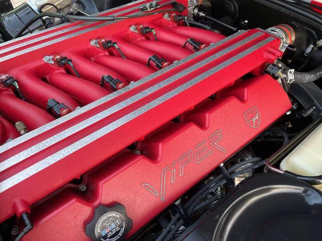 Photo of 2000 Red Dodge Viper