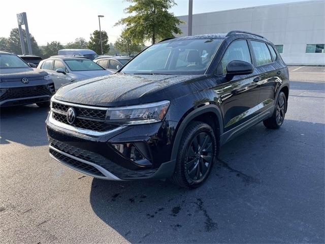 Photo of 2023 Deep Black Pearl Effect Volkswagen Taos
