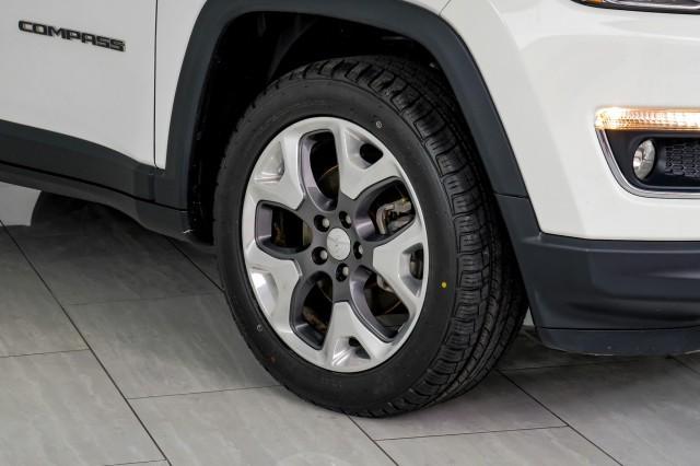 Photo of 2017 White Clearcoat Jeep New Compass