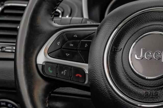 Photo of 2017 White Clearcoat Jeep New Compass