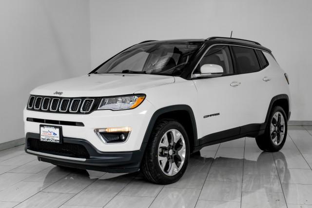 Photo of 2017 White Clearcoat Jeep New Compass