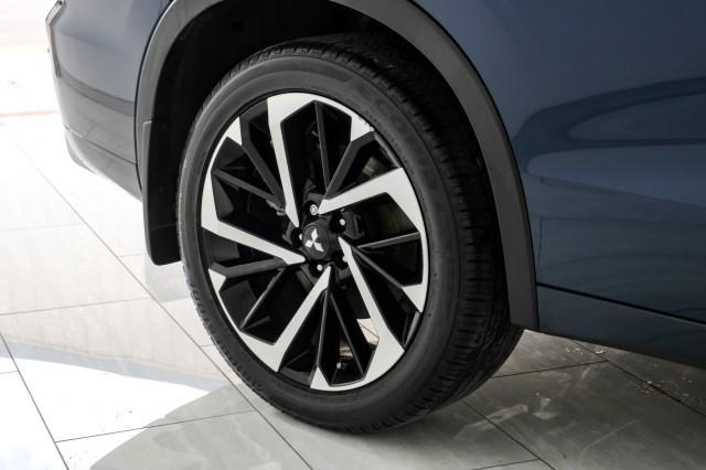 Photo of 2023 Cosmic Blue Metallic Mitsubishi Outlander