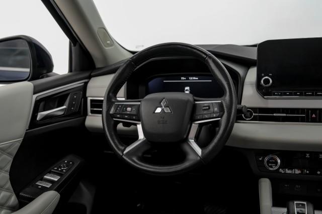 Photo of 2023 Cosmic Blue Metallic Mitsubishi Outlander