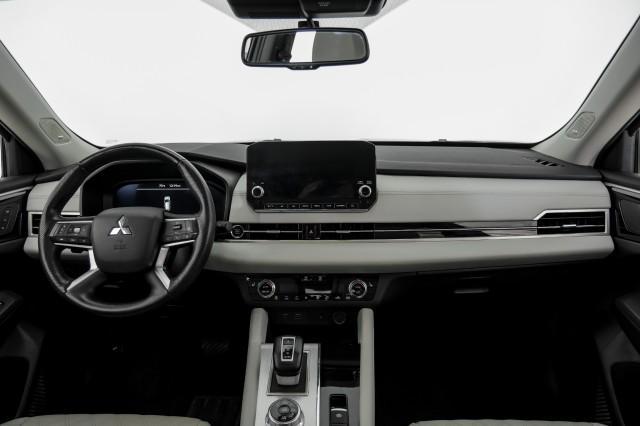 Photo of 2023 Cosmic Blue Metallic Mitsubishi Outlander