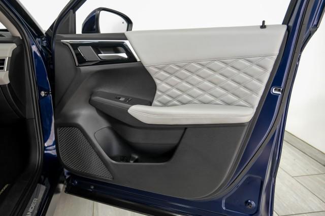 Photo of 2023 Cosmic Blue Metallic Mitsubishi Outlander