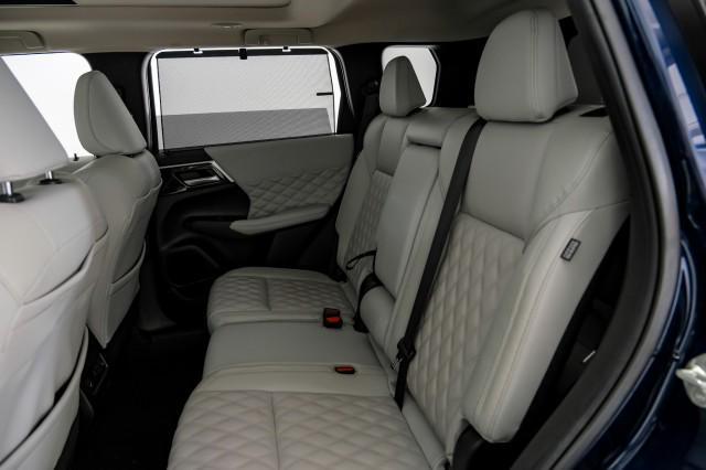 Photo of 2023 Cosmic Blue Metallic Mitsubishi Outlander