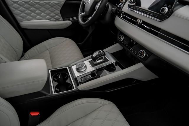Photo of 2023 Cosmic Blue Metallic Mitsubishi Outlander